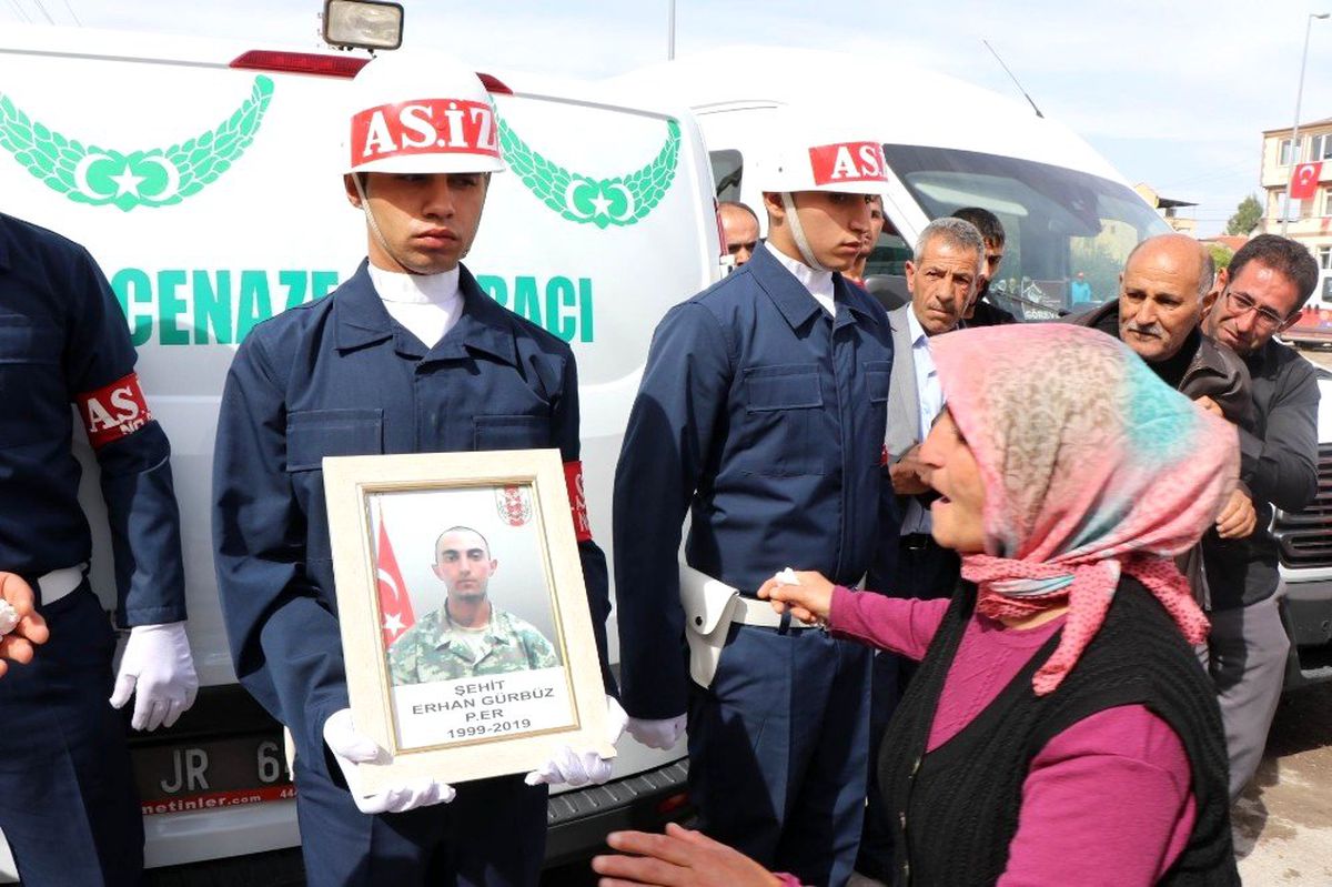 Hatay şehidi son yolculuğuna uğurlanıyor