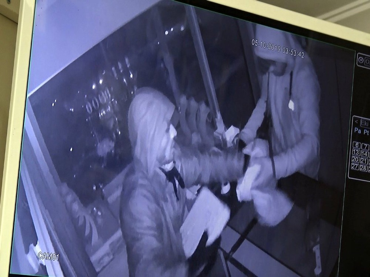 Hırsızlar altınları çuvala koyup çaldılar, kuyumcu gözyaşlarına boğuldu