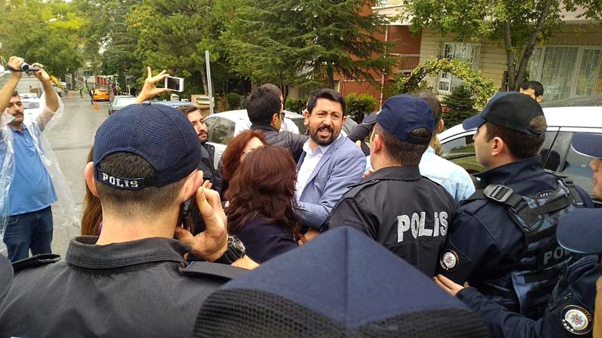 \'KHK\'lılar Buluşması\' için Ankara\'ya giden gruplara polis müdahalesi