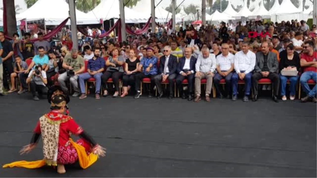 Lezzet festivali\'ne endonezya halk dansları damga vurdu