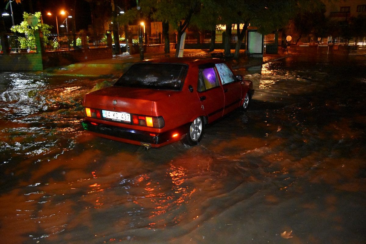 Manisa\'da sağanak etkili oldu