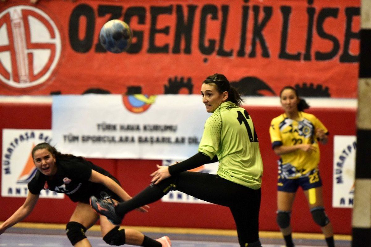 Paşanın Melekleri galibiyetle başladı