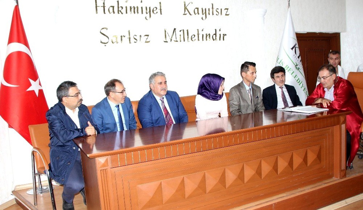 Rektör Karacoşkun personelini mutlu gününde yalnız bırakmadı