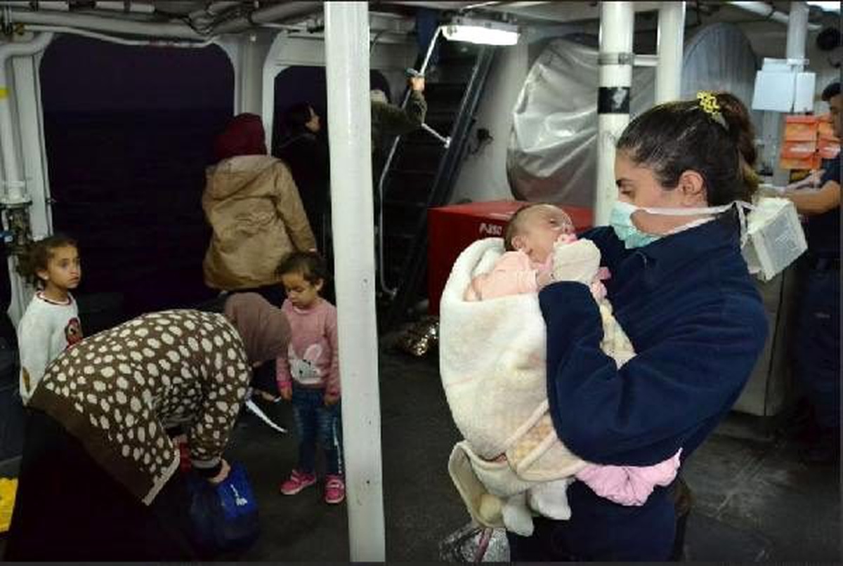 Seferihisar açıklarında 158 kaçak göçmen yakalandı