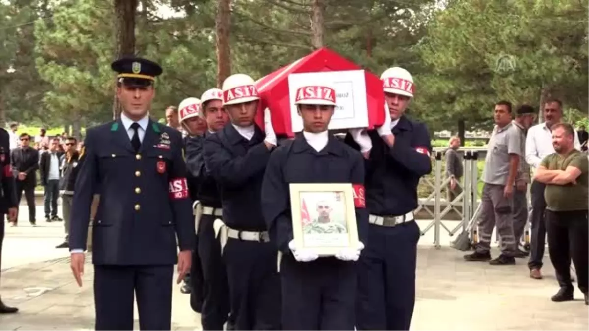 Şehit er Erhan Gürbüz son yolculuğuna uğurlandı