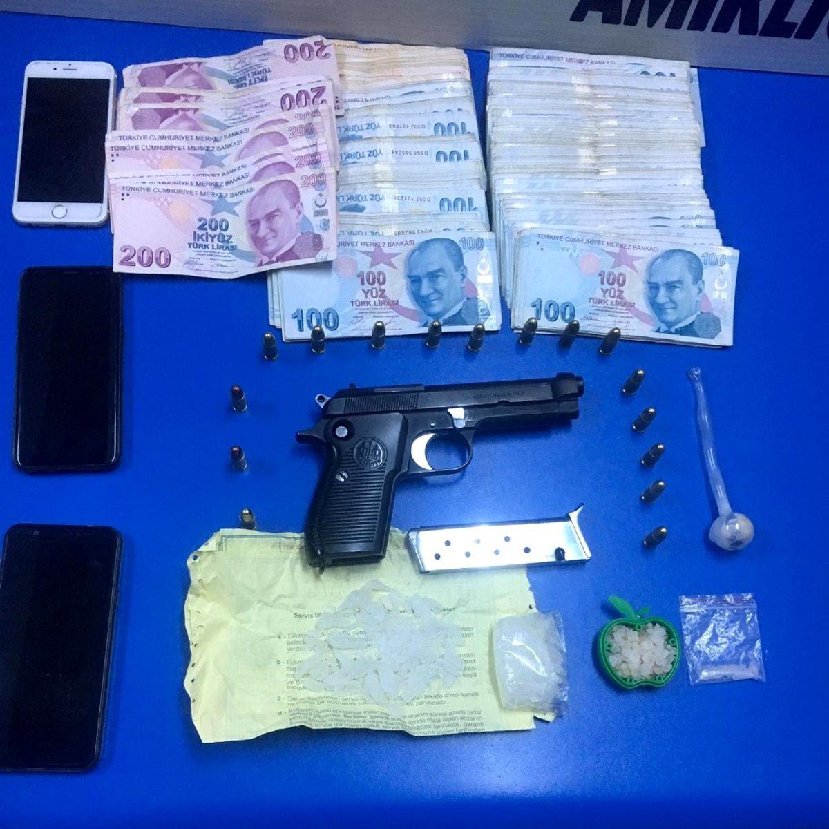 Şüpheli otomobilden uyuşturucu çıktı