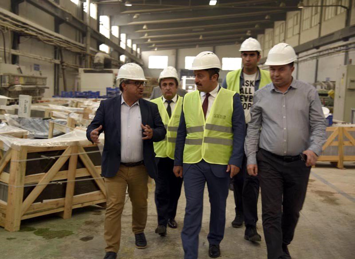 Vali Şentürk\'ten iş dünyasına ziyaret