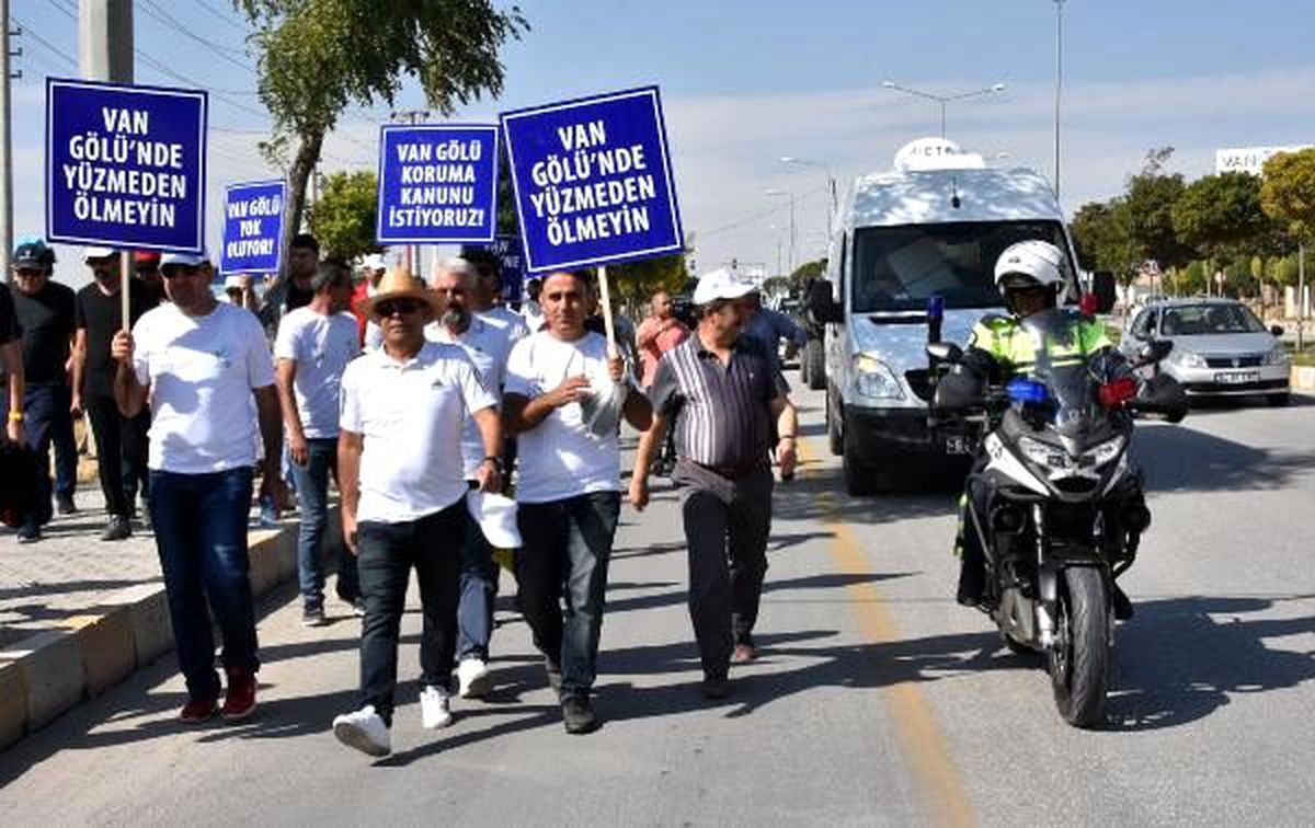 Van gölü için 430 kilometre yürüdüler