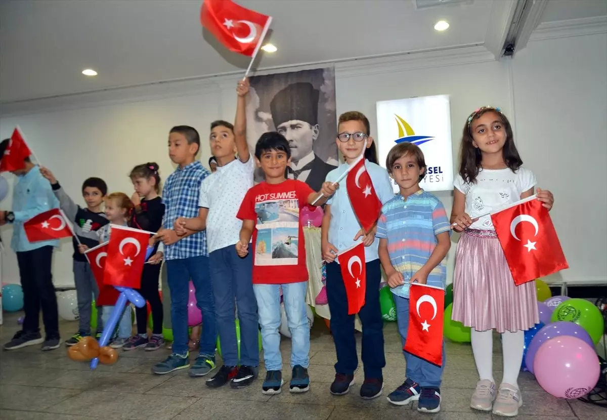 "Yetim Gülerse Dünya Güler" etkinliği