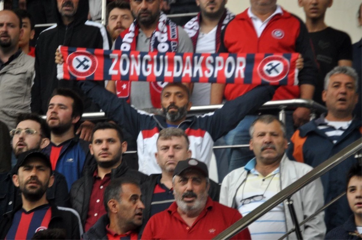 Zonguldak Kömürspor\'a 3 bin taraftar destek verdi.