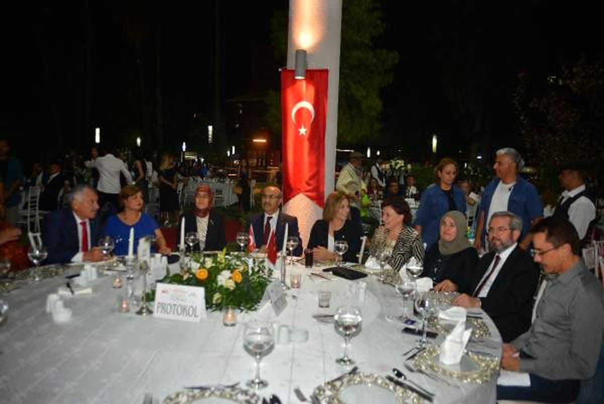 Adana \'lezzet festivali\'nin gala yemeği yapıldı