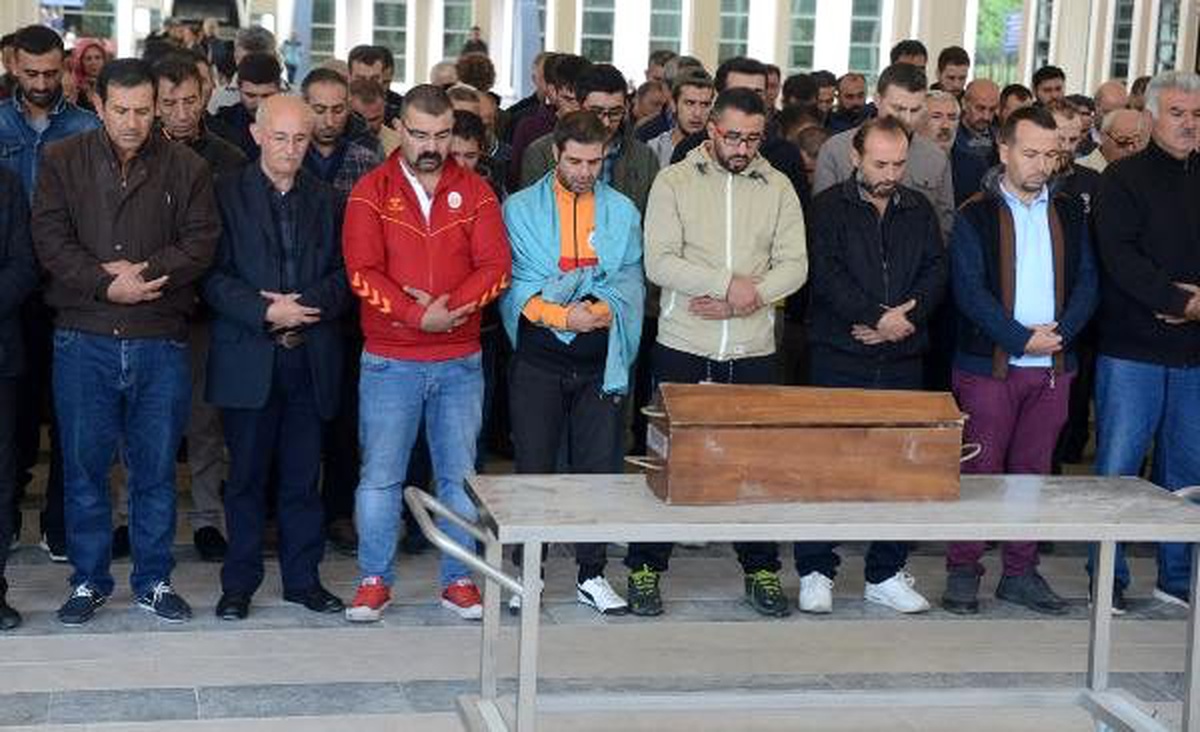 Ağabeyinin 3\'üncü kattan attığı 2,5 aylık çınar bebek öldü (2)