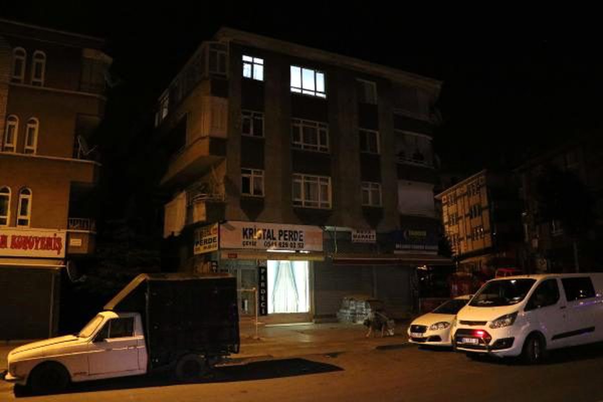 Ağabeyinin kucağındayken 3\'üncü kattan düşen çınar bebek öldü