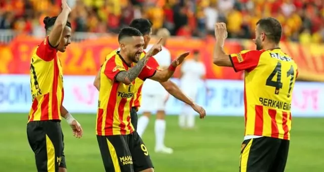 Kayserispor Başkanı Erol Bedir ve Teknik Direktör Hikmet ...