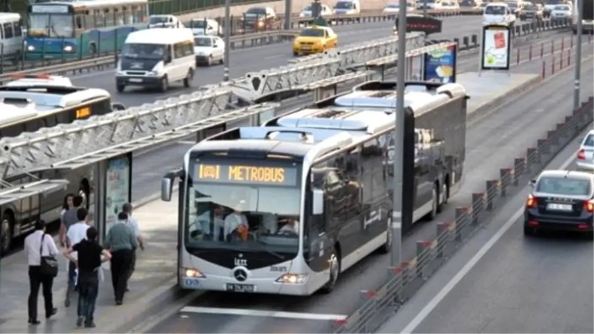 Metrobüslere \'Erken Uyarı Sistemi\' takılacak