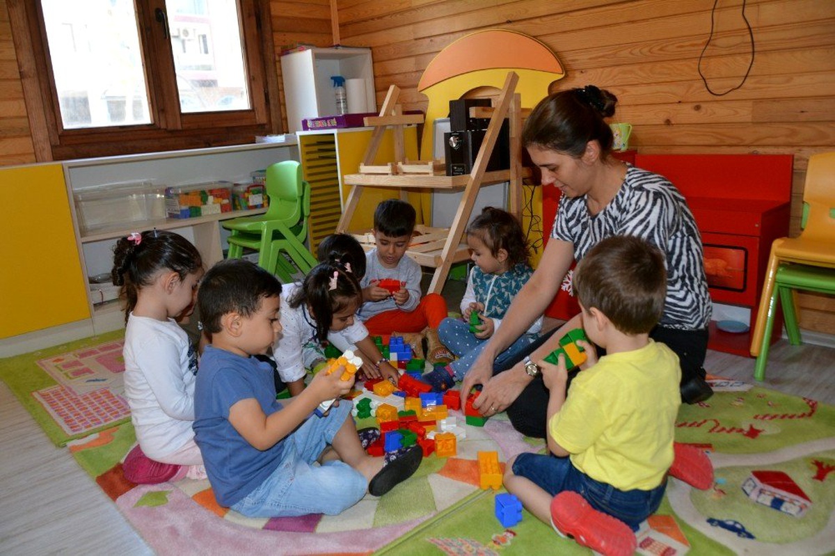 Muradiyeli minikler Çocuk Sanat Merkezine akın etti