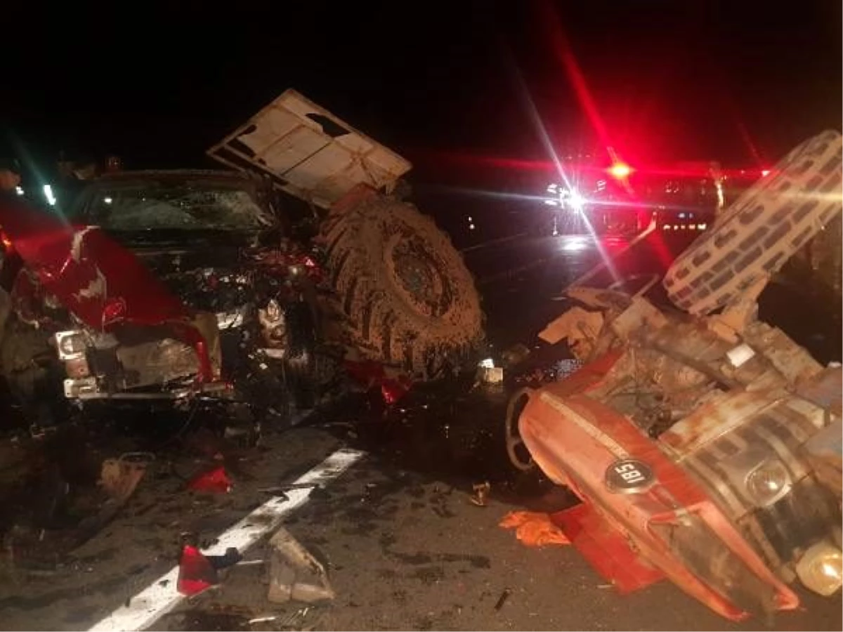 Otomobil, park halindeki 2 traktör ve 1 otomobile çarptı: 1 ölü, 1 yaralı
