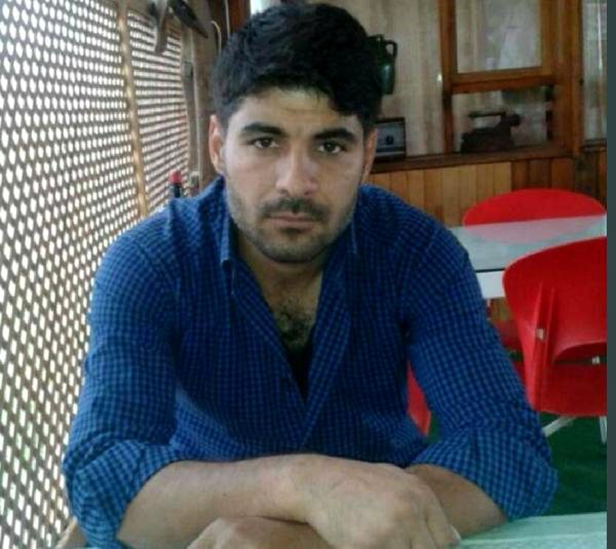 Otomobiline çarpan motosikletliyi tabancayla öldürdü