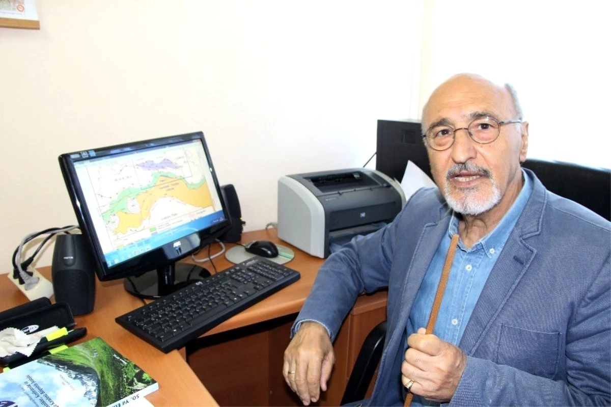 Prof. Dr. Bektaş: "Marmara\'nın kabuk yapısı 7\'den küçük deprem oluşumunu destekler"