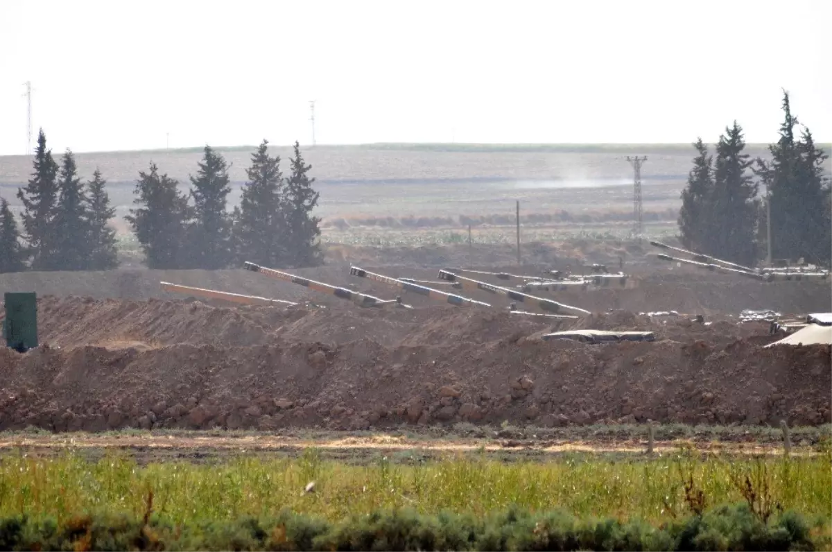 Suriye sınırındaki mevzilere tank ve obüs takviyesi