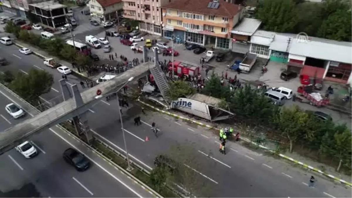 Tır otobüs durağına çarptı: 2 ölü, 3 yaralı (2)