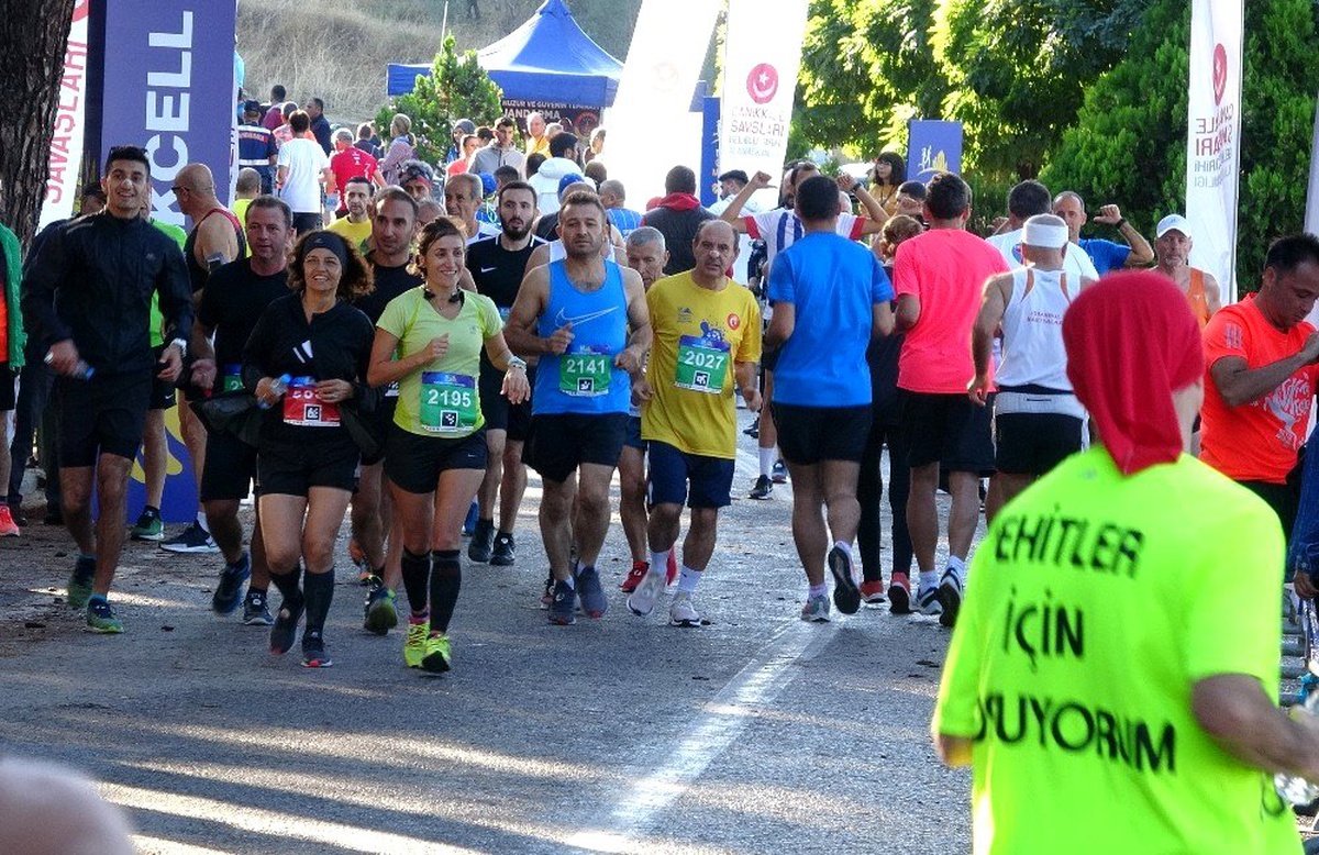 Turkcell Gelibolu Maratonu \'Adımlar Fidana\' sloganıyla koşuldu