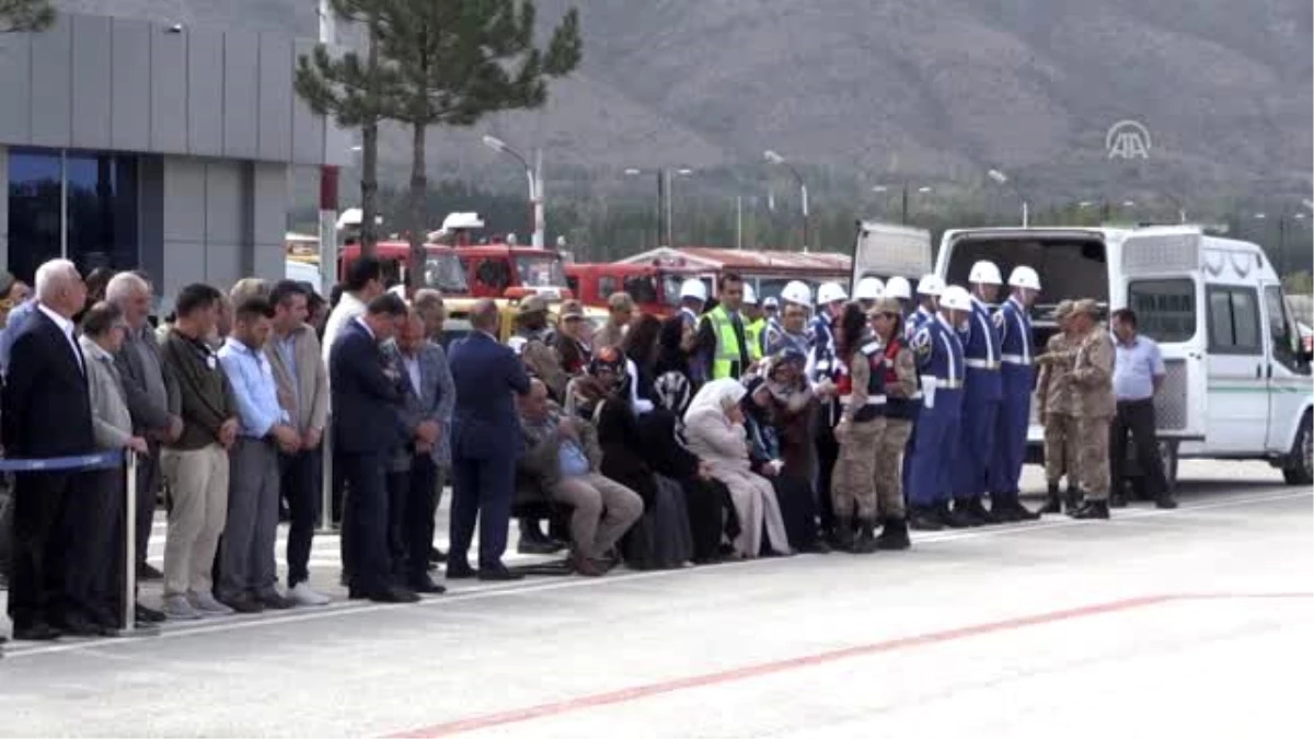 Uzman Çavuş İsmail Türk\'ün cenazesi memleketine getirildi