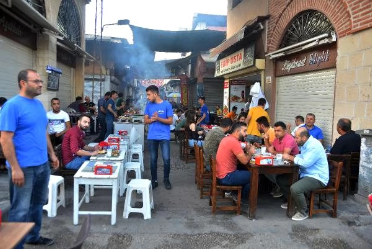 Adana\'nın markalaşan geleneği: ciğer ile kahvaltı