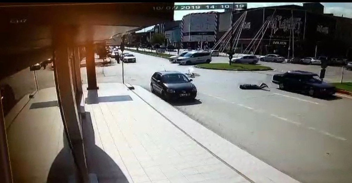 Bisiklet sürücüsü metrelerce sürüklendi