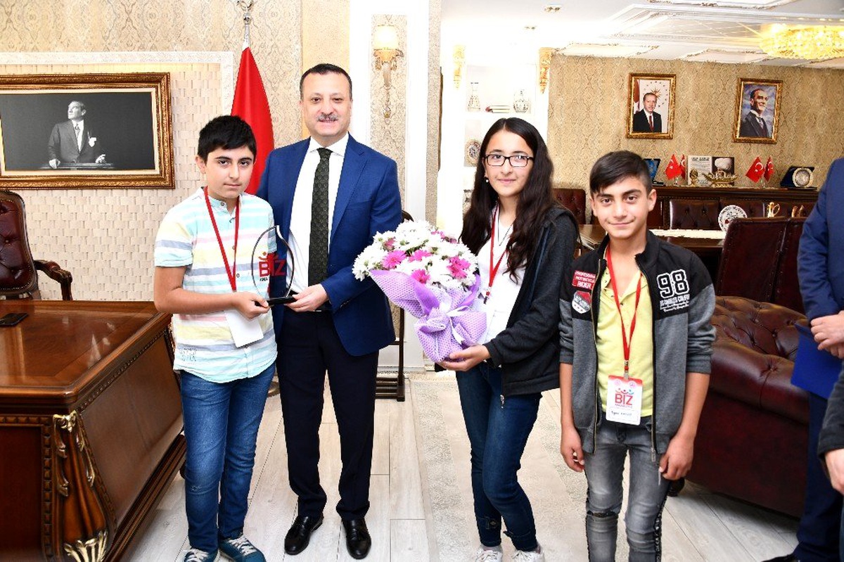 Biz Anadoluyuz Projesi kapsamında Kars\'tan gelen öğrenciler Gümüşhane\'de