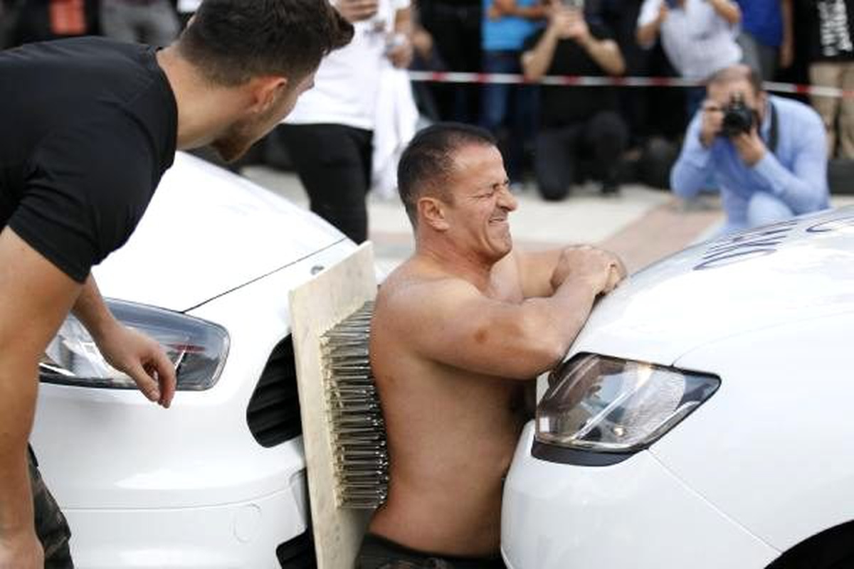 Bursa\'daki tehlikeli gösteri yürekleri ağızlara getirdi