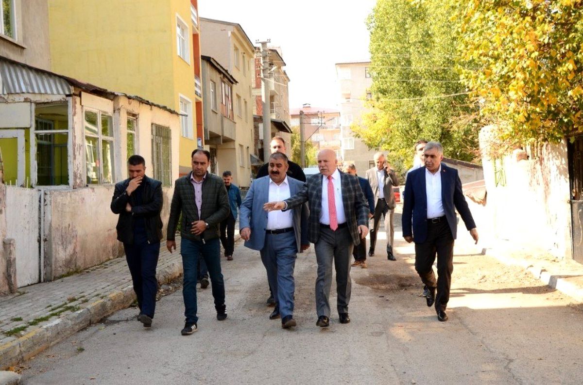 İki başkan omuz omuza