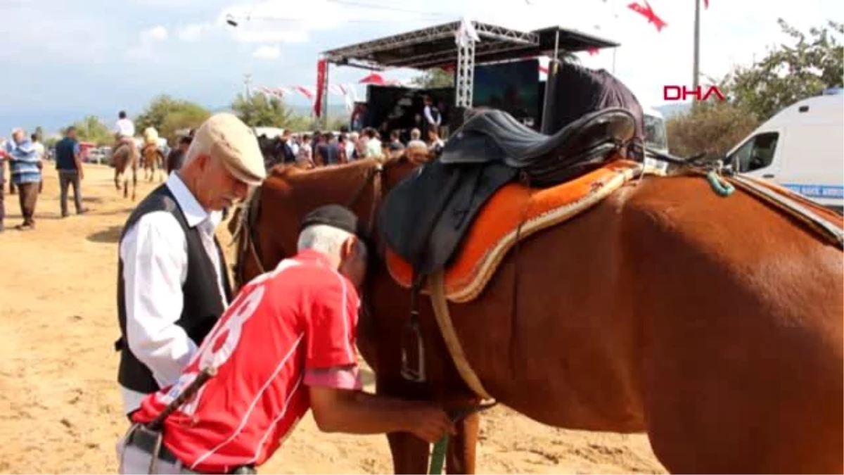 İzmir ödemiş\'te rahvan at yarışları yapıldı