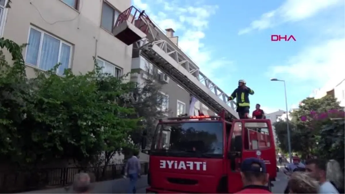 Muğla çıktığı balkonda mahsur kalan kedi mahalleyi seferber etti