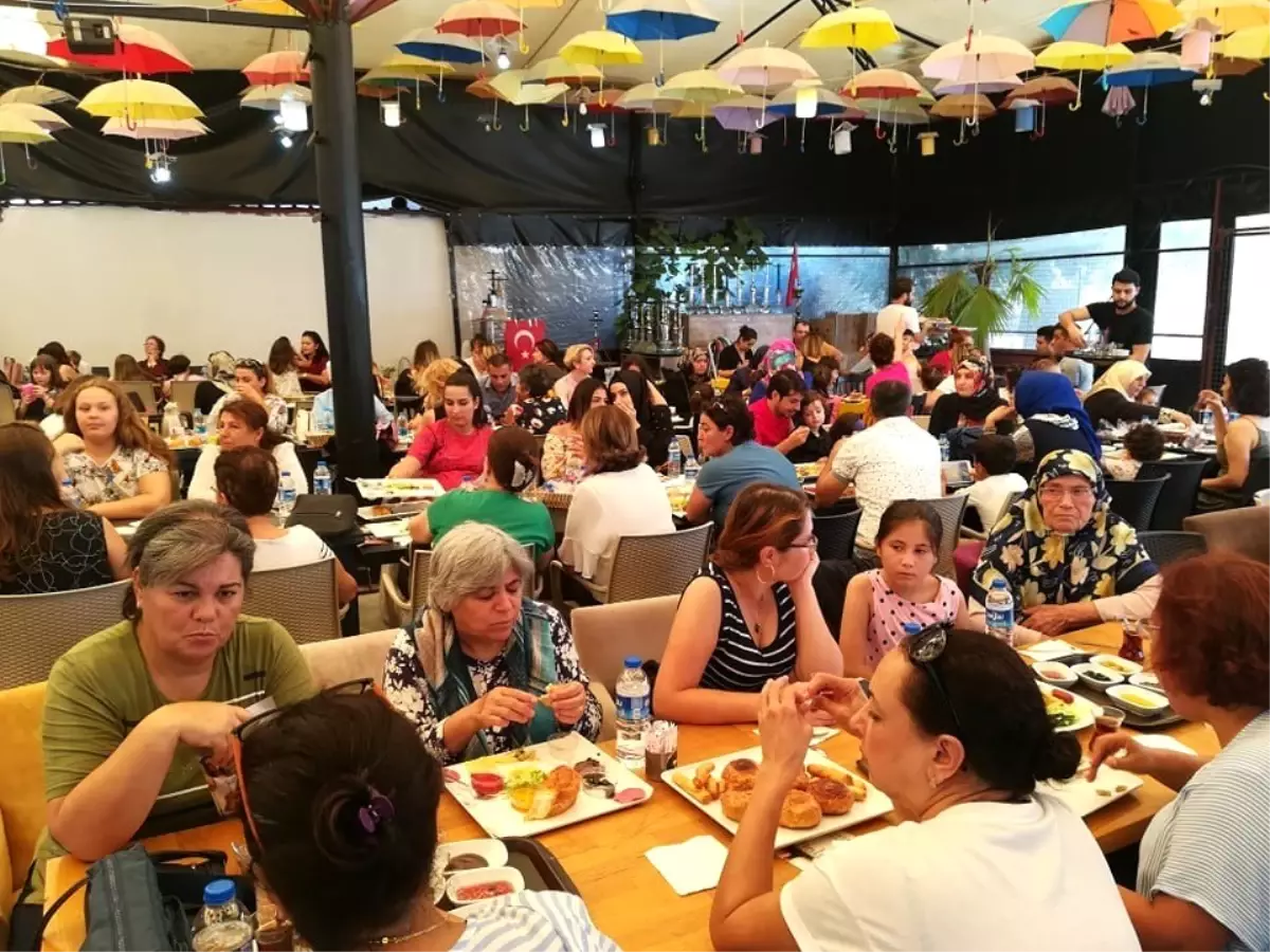 Onkoloji servisinde tedavi gören çocuklar yararına kahvaltı