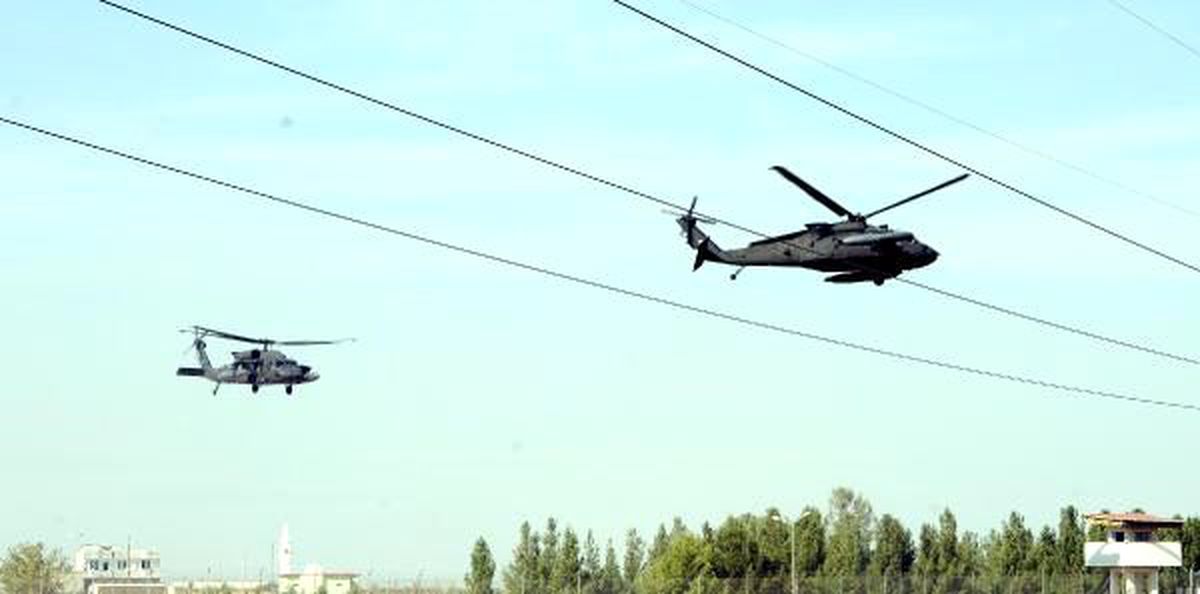Akçakale\'ye 2 abd helikopteri geldi