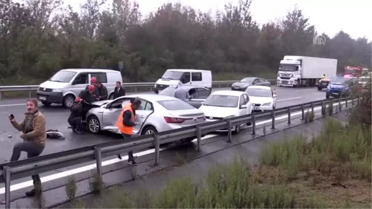 Anadolu Otoyolu\'nda zincirleme trafik kazası: 4 yaralı