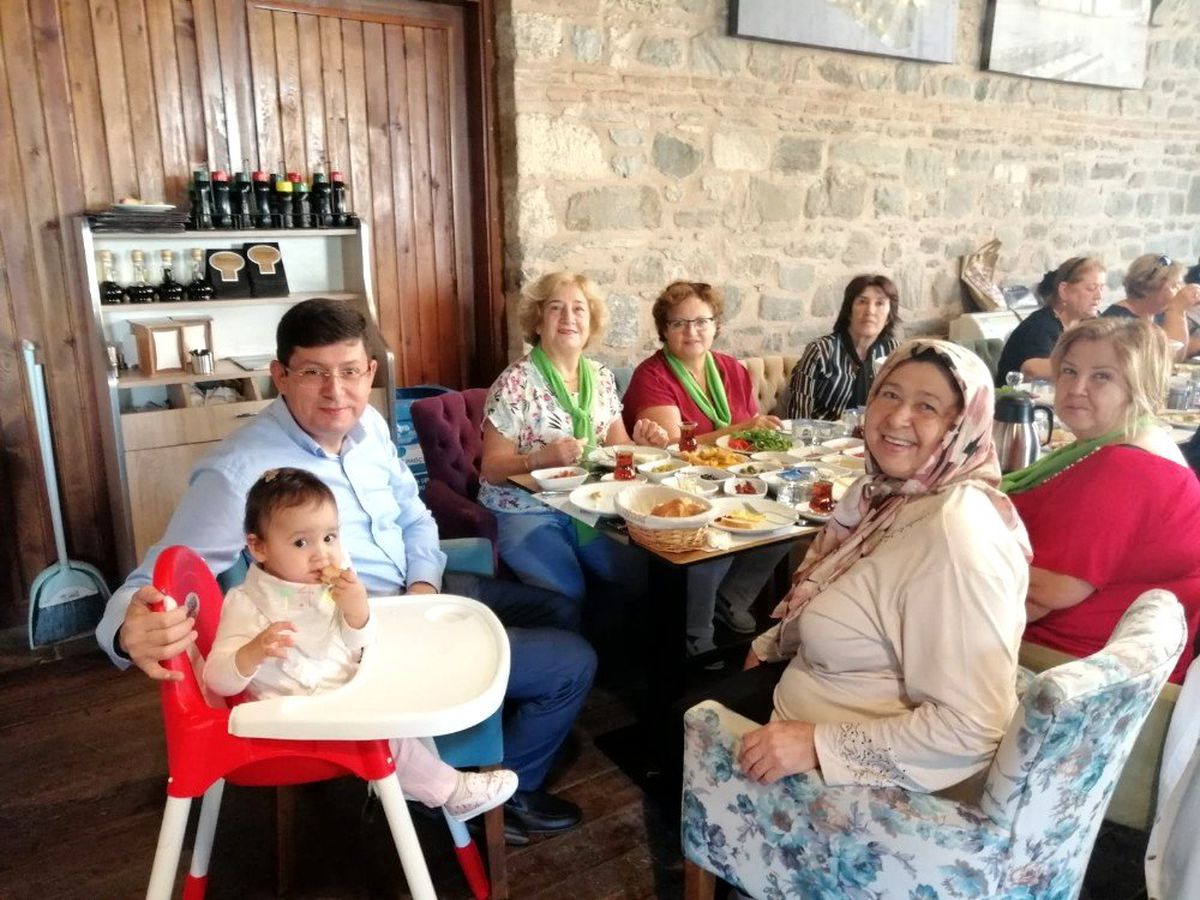 Başkan Özcan anneleri yalnız bırakmadı