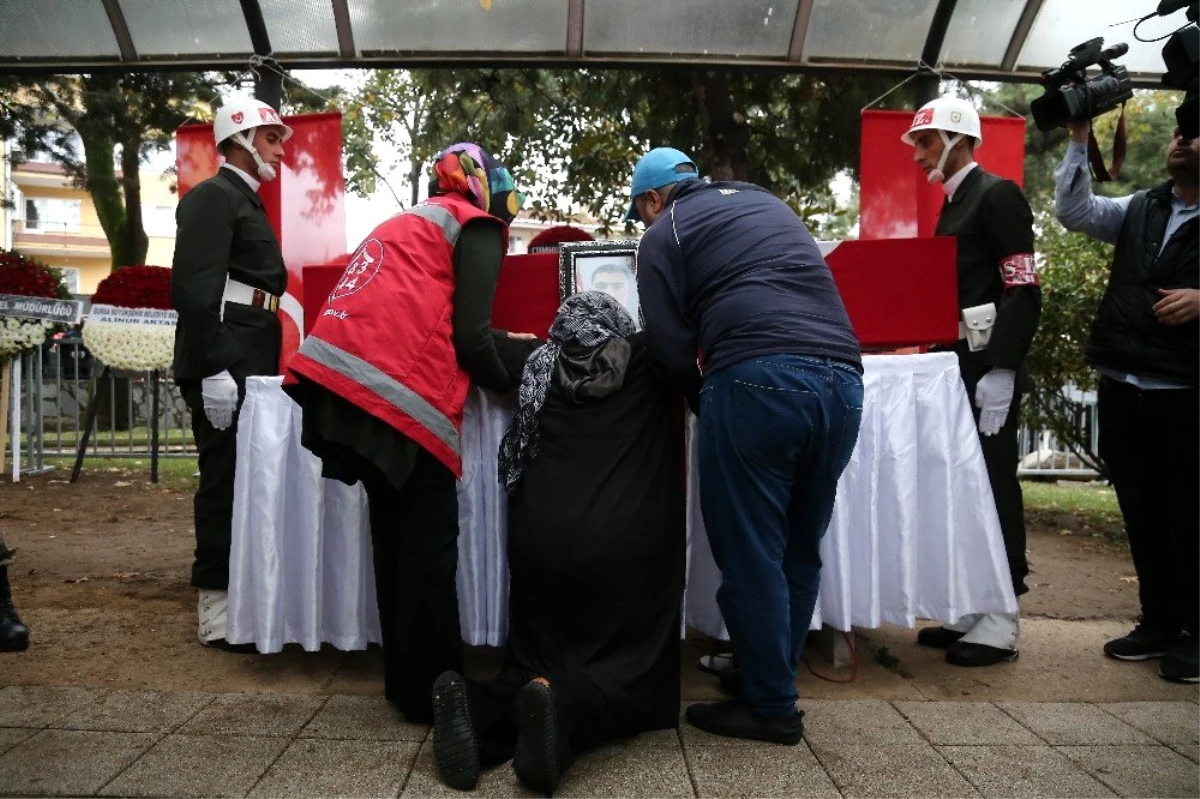 Bursalı şehit göz yaşlarıyla son yolculuğuna uğurlandı