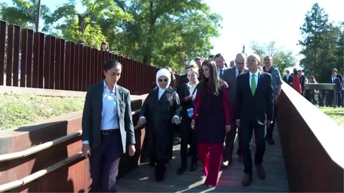 Emine Erdoğan, Damat Ali Paşa Türbesini ziyaret etti