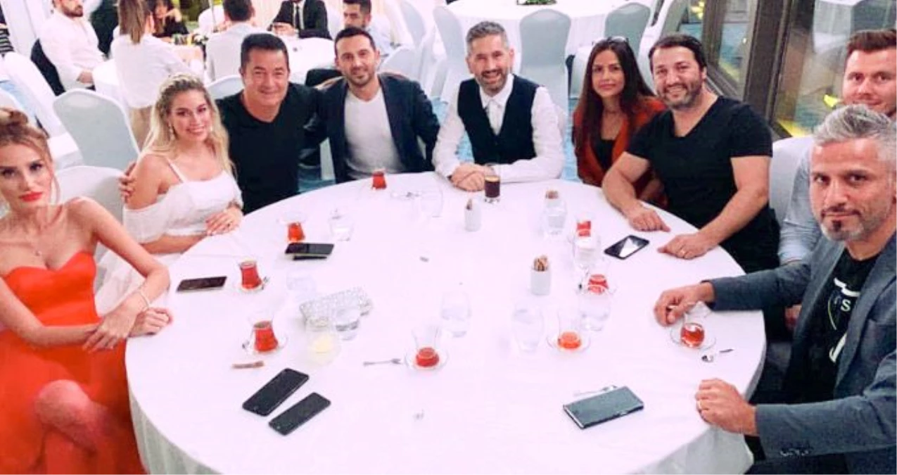 Eski futbolcu Ahmet Dursun ve Asena Demirbağ\'ın düğününe ünlü isimler akın etti