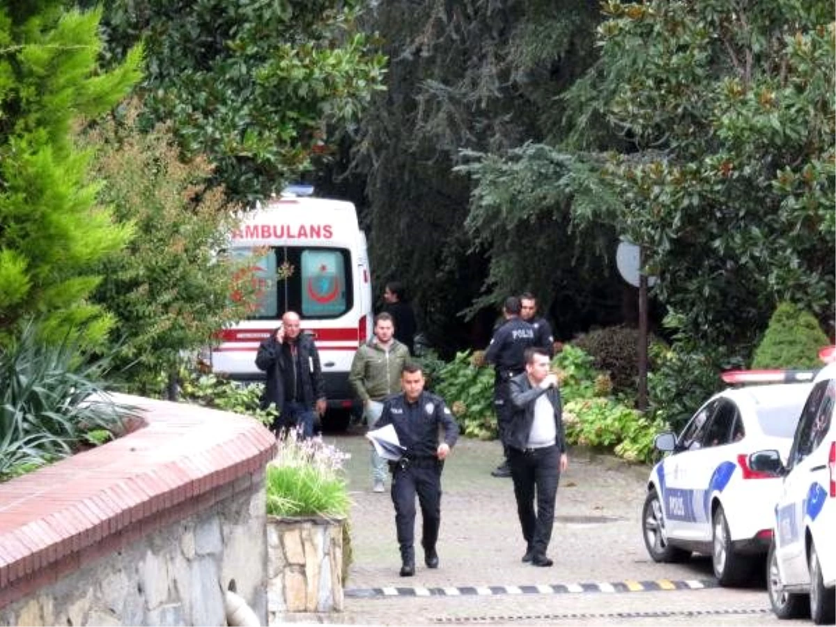 Eski AK Parti İstanbul Milletvekili Gülseren Topuz\'un oğlu silahla kendini yaraladı