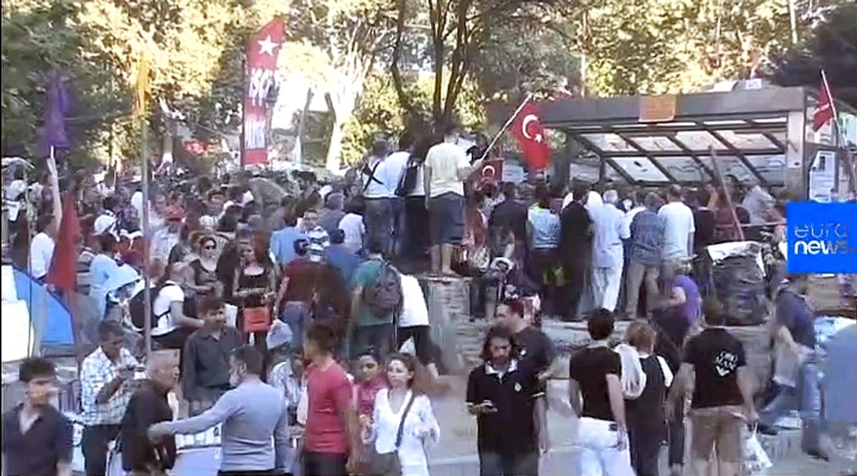 Gezi Davası: Tutuklu sanık Osman Kavalı\'nın eşi Prof. Dr. Ayşe Buğra euronews\'e konuştu