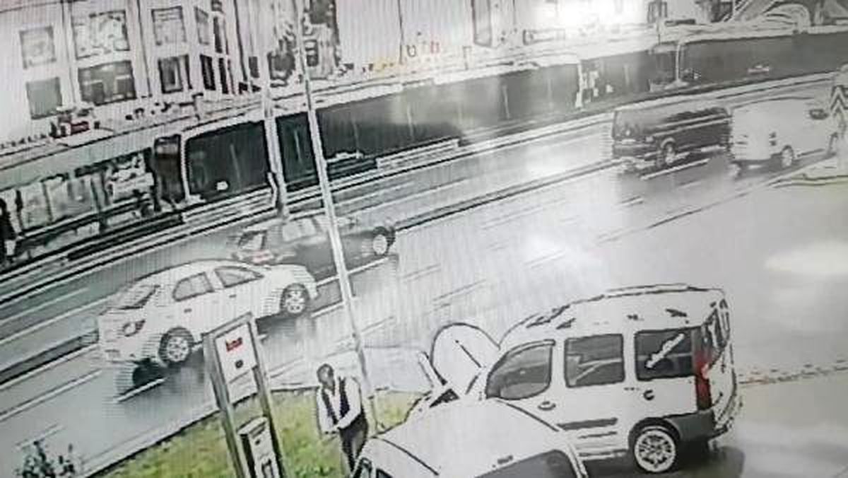 Haramidere\'deki metrobüs kazası kamerada
