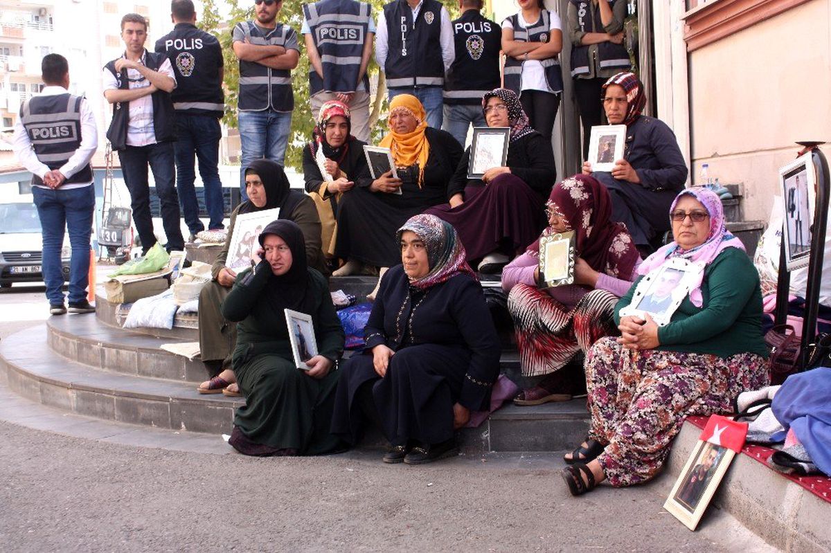 HDP önündeki evlat nöbetinde aile sayısı 54\'e yükseldi