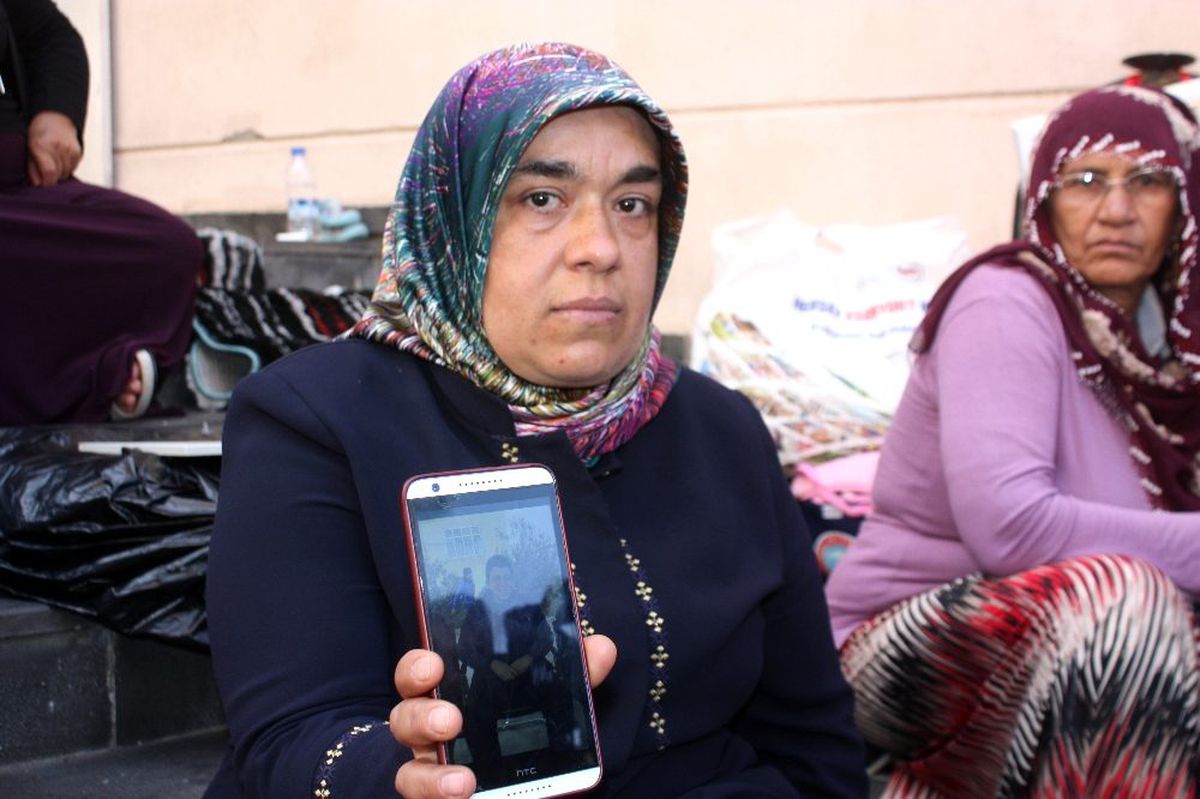 HDP önündeki evlat nöbetinde aile sayısı 54\'e yükseldi