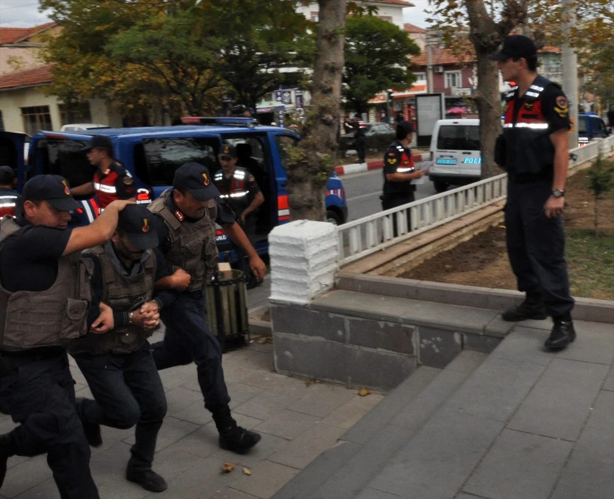 Kardeşini öldürdüğü, yeğenini yaraladığı iddia edilen zanlı tutuklandı