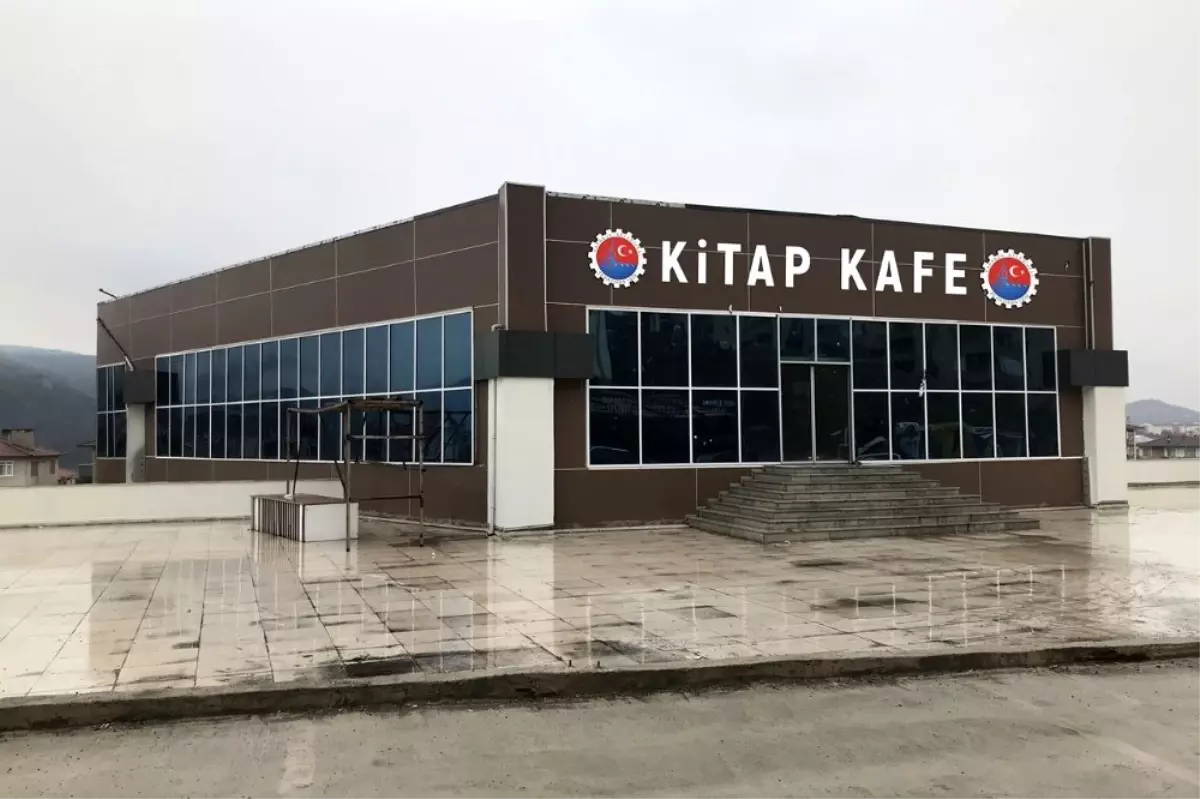 Kitap Kafe\'de hazırlıklar sürüyor