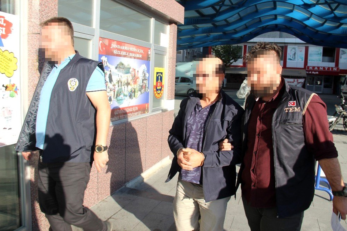 Konya\'daki FETÖ operasyonunda 10 şahıs tutuklandı