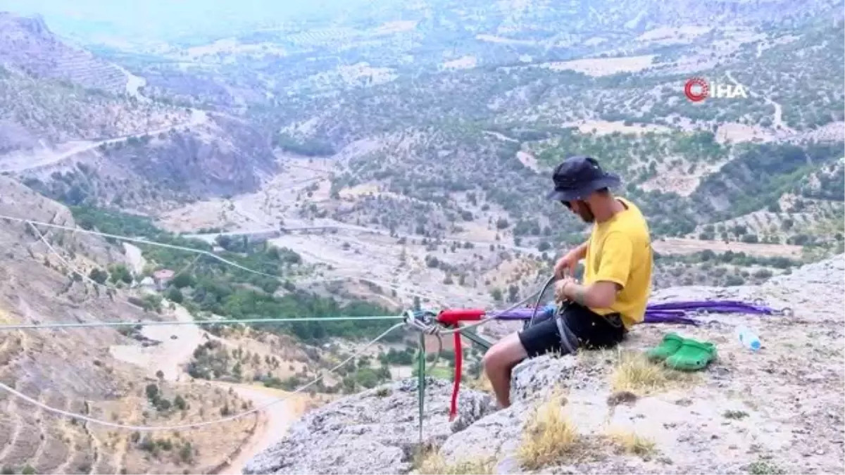 Levent Vadisi\'nde Slackline gösterisi nefesleri kesti